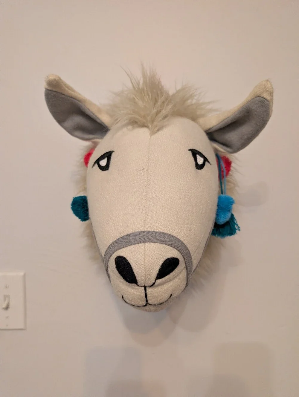 Pillowfort 3D llama Plush Stuffed Head Room Wall Hanging Décor Target 2016